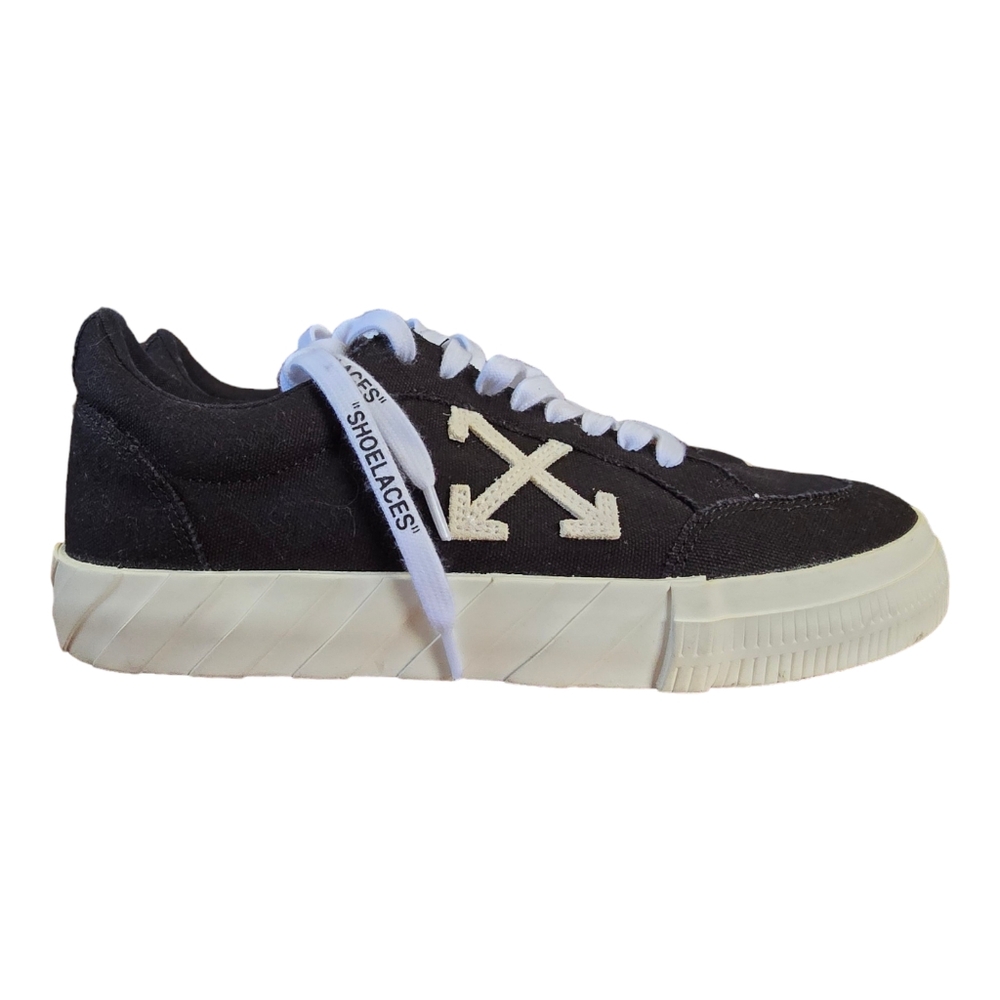 Off-White Vulcanized Low Sneaker